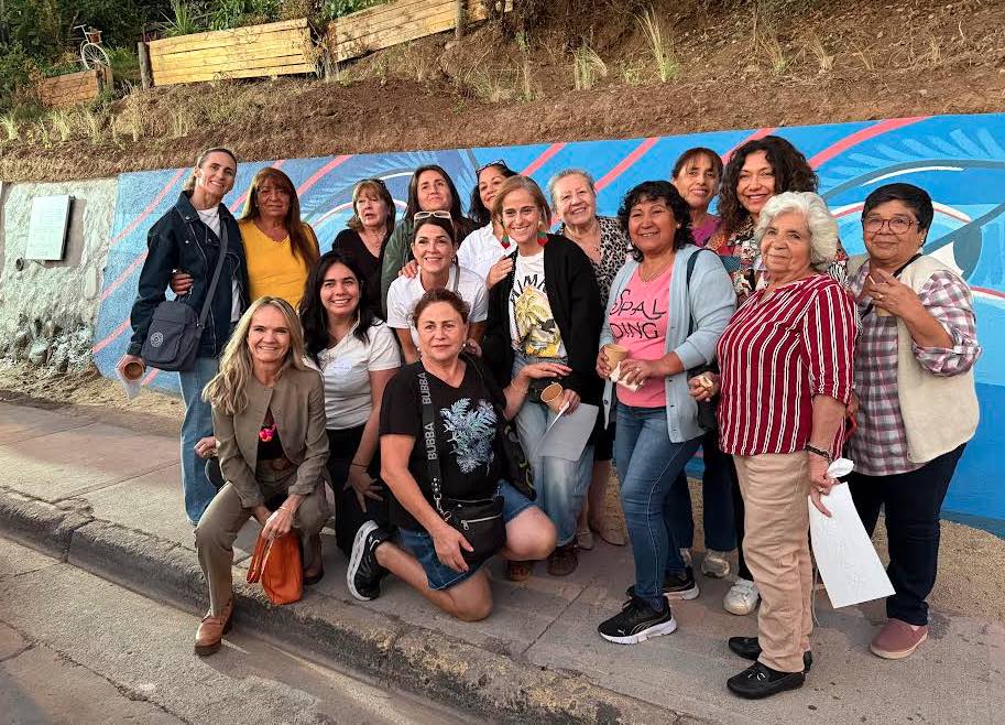 Proyecto “Murales de Mujer” Cerro 18 en Lo Barnechea