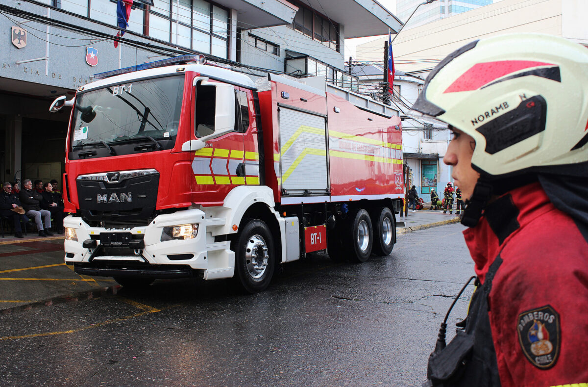 Bomberos de Puerto Montt celebró 161 años de servicio a la comunidad