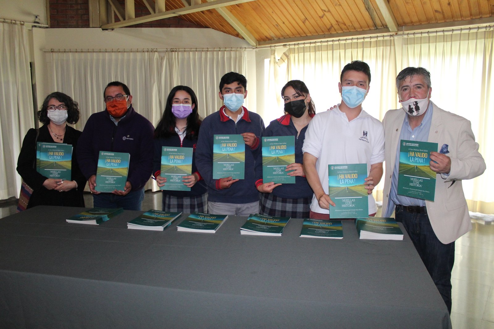 imagen enviada por Colegio San Mateo -Colegio San Mateo lanza libro Ha Valido la Pena