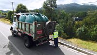 Puerto Varas entrega agua a sectores rurales