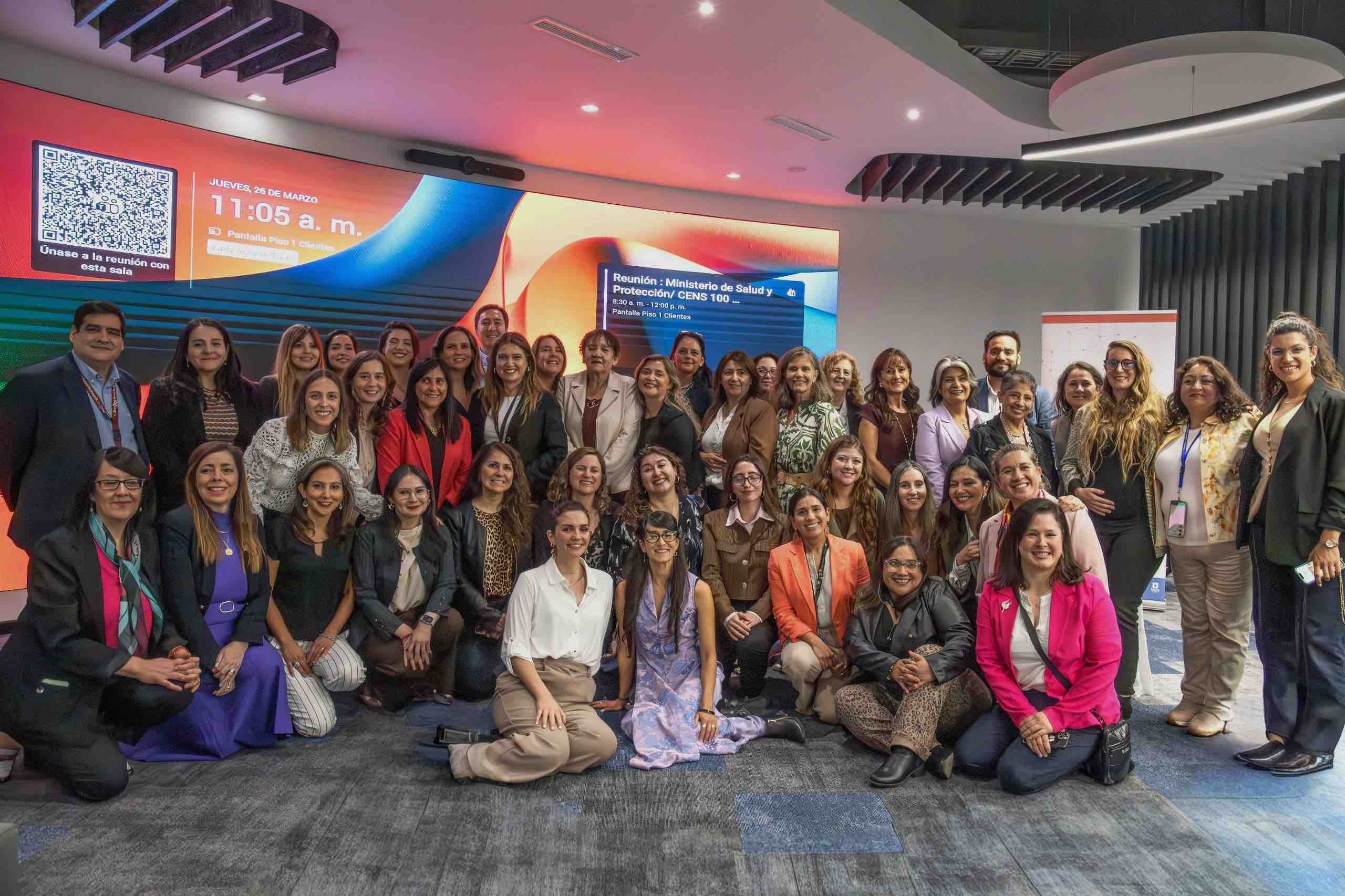 Encuentro de mujeres líderes para abordar desafíos de liderazgo en salud