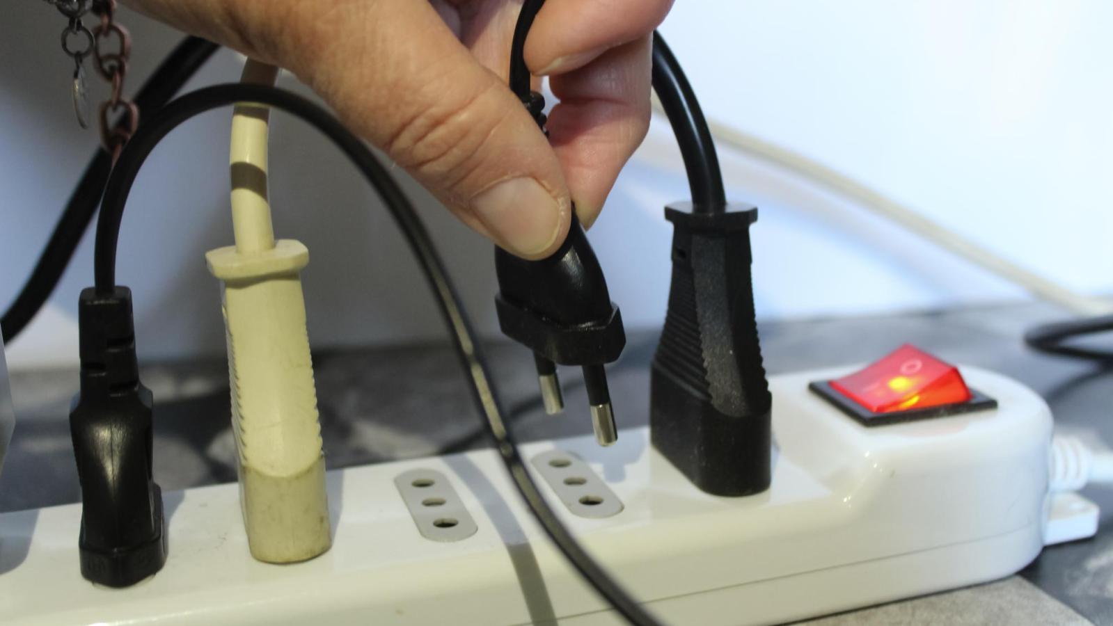 Este miércoles sube la luz: Conoce los artefactos de la casa que más consumen energía