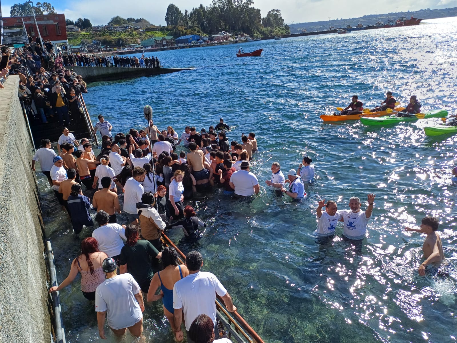 Chonchi - Chapuzón de invierno - Diario Puerto Varas